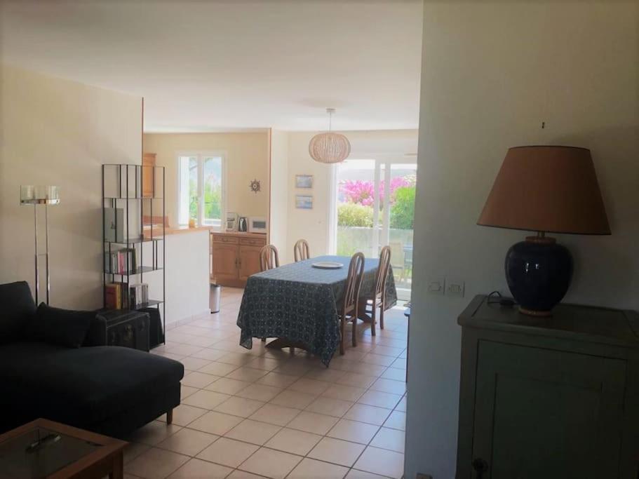 Agreable Maison Ensoleillee Avec Jardin Arbore Villa Le Château-dʼOléron Exteriör bild