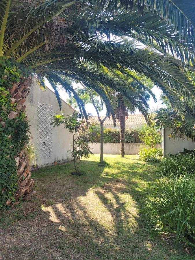 Agreable Maison Ensoleillee Avec Jardin Arbore Villa Le Château-dʼOléron Exteriör bild