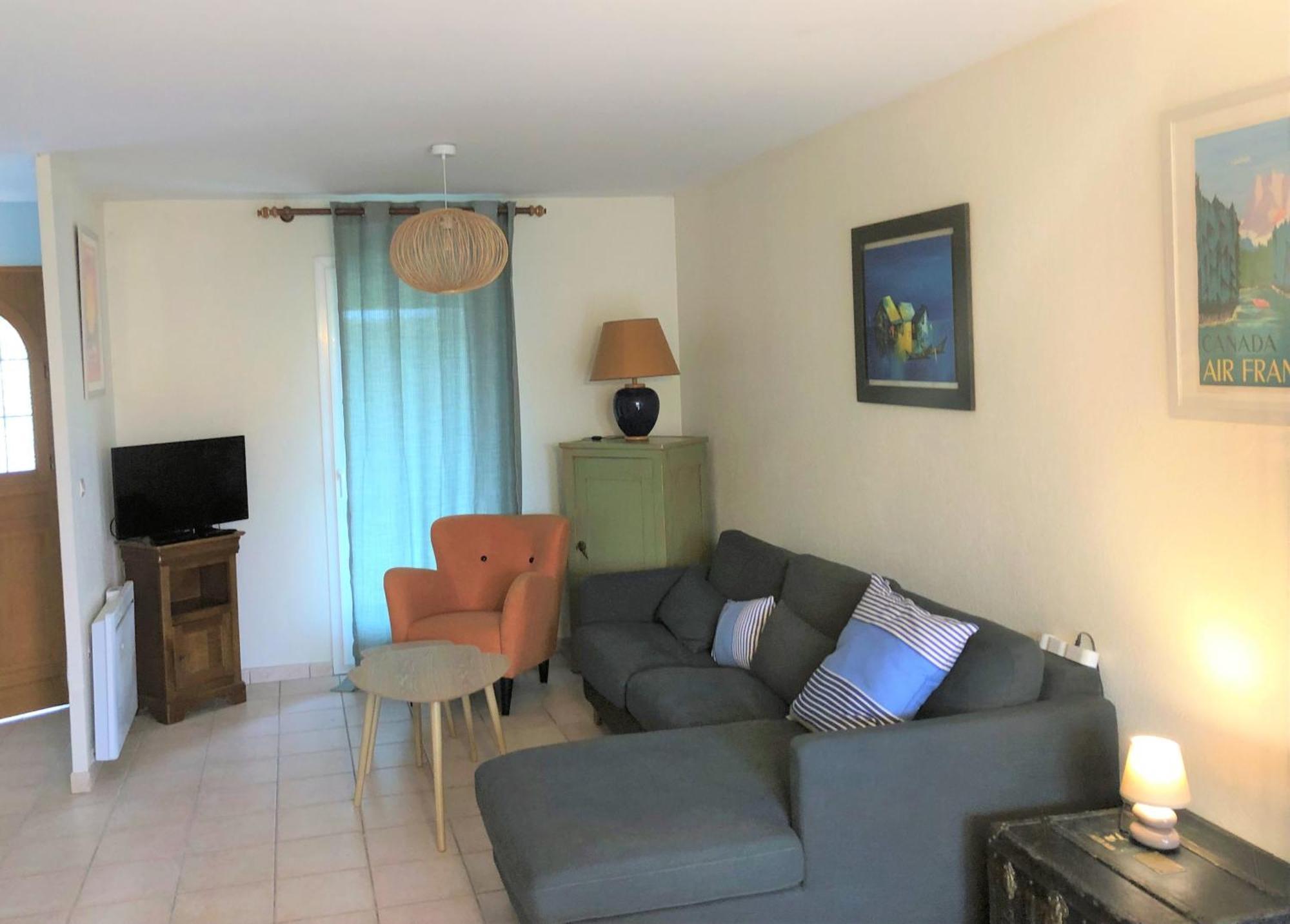 Agreable Maison Ensoleillee Avec Jardin Arbore Villa Le Château-dʼOléron Exteriör bild