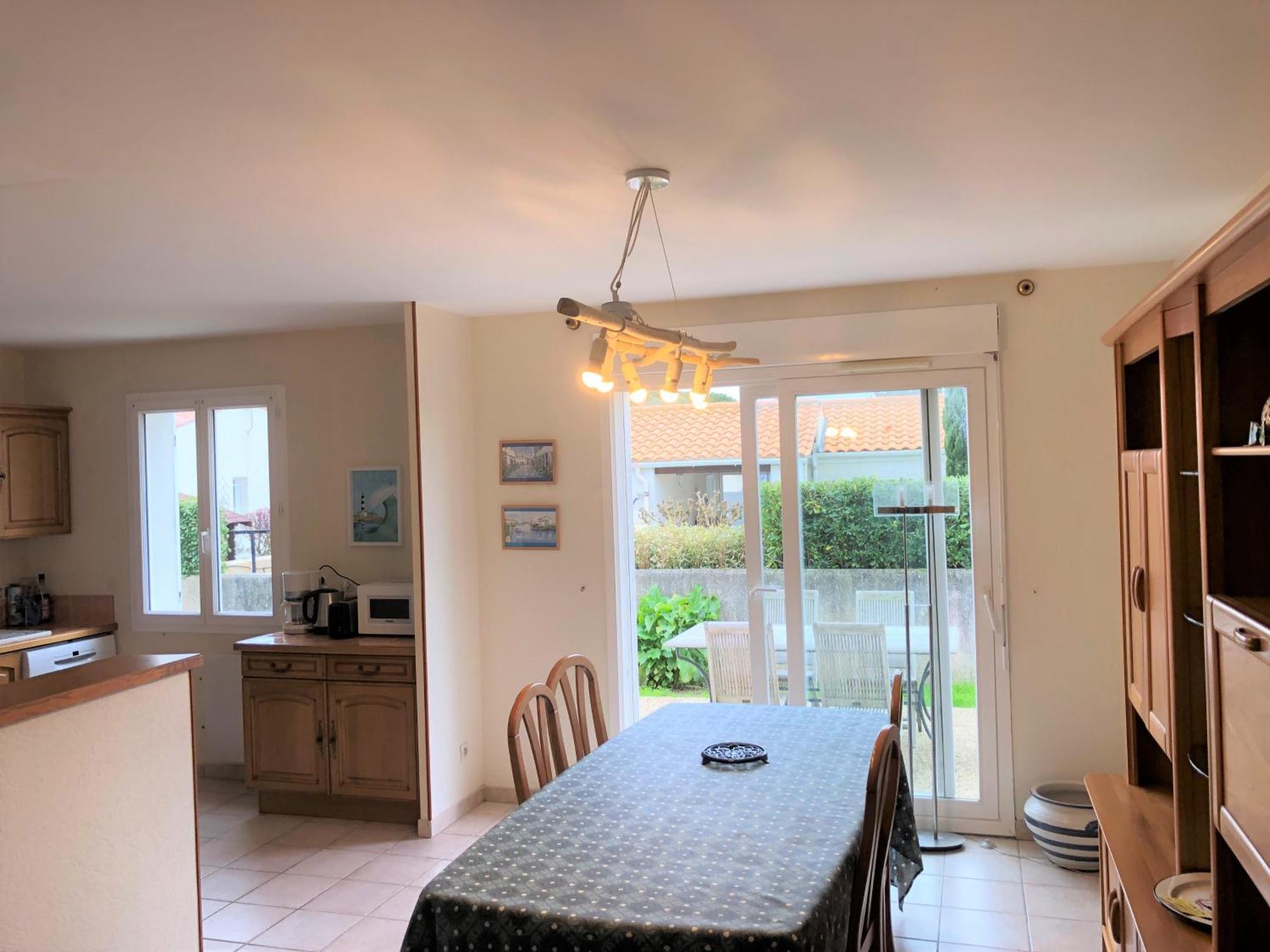 Agreable Maison Ensoleillee Avec Jardin Arbore Villa Le Château-dʼOléron Exteriör bild